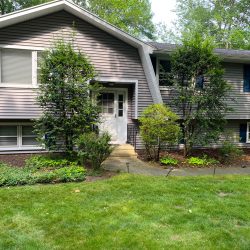 New vinyl siding install Trumbull ct. new monogram 25’ clapboard siding in granite gray color